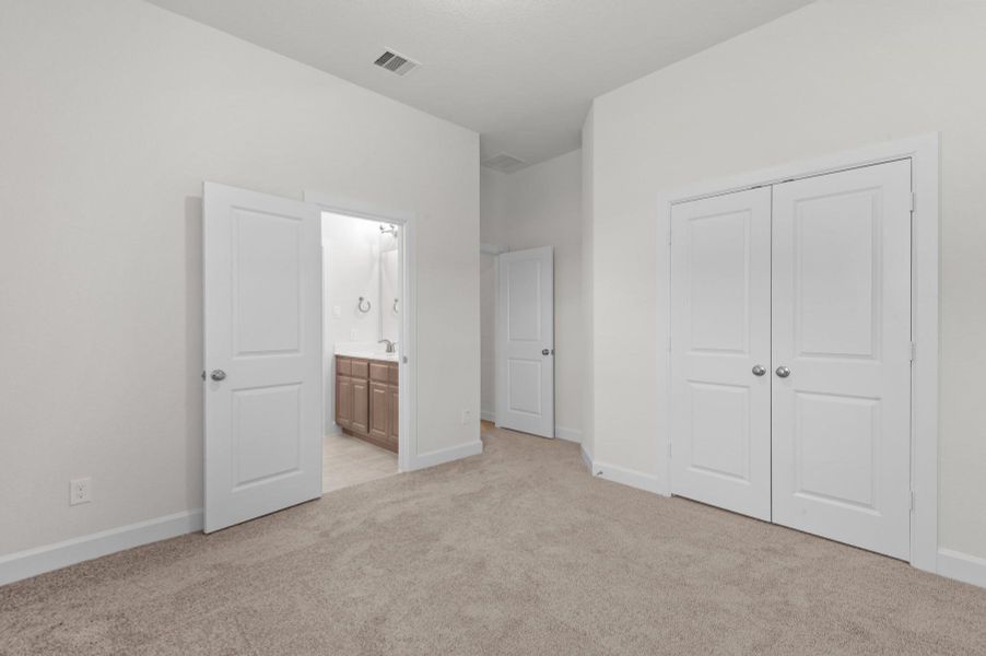Photo does not represent actual home options and selection. Ask Sales consultant for specific selections.
