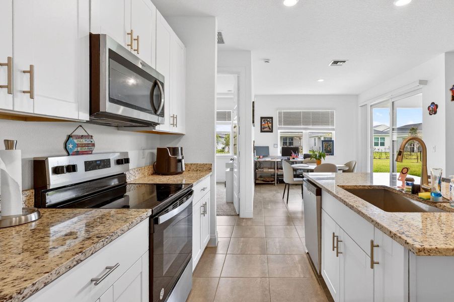 16-kitchen-galley