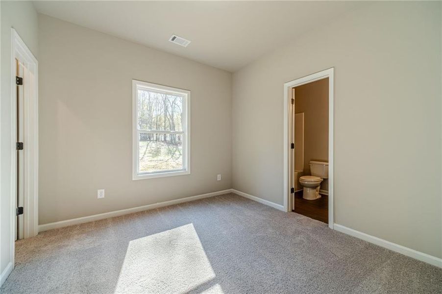 Spacious, unfurnished interior of a new home in , Monroe (Image 34).