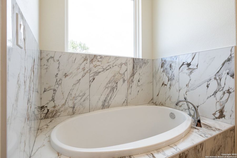 Close-up of interior finishes inside a home in , Bandera (Image 17).