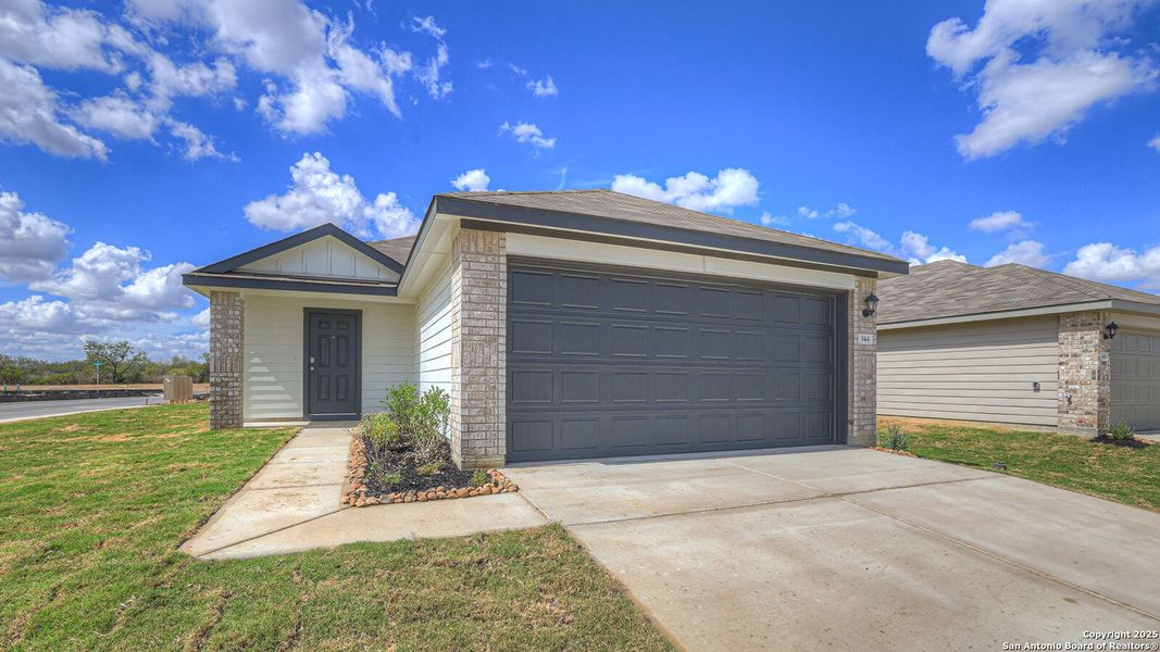 Image 36 of a home in Arroyo Ranch.