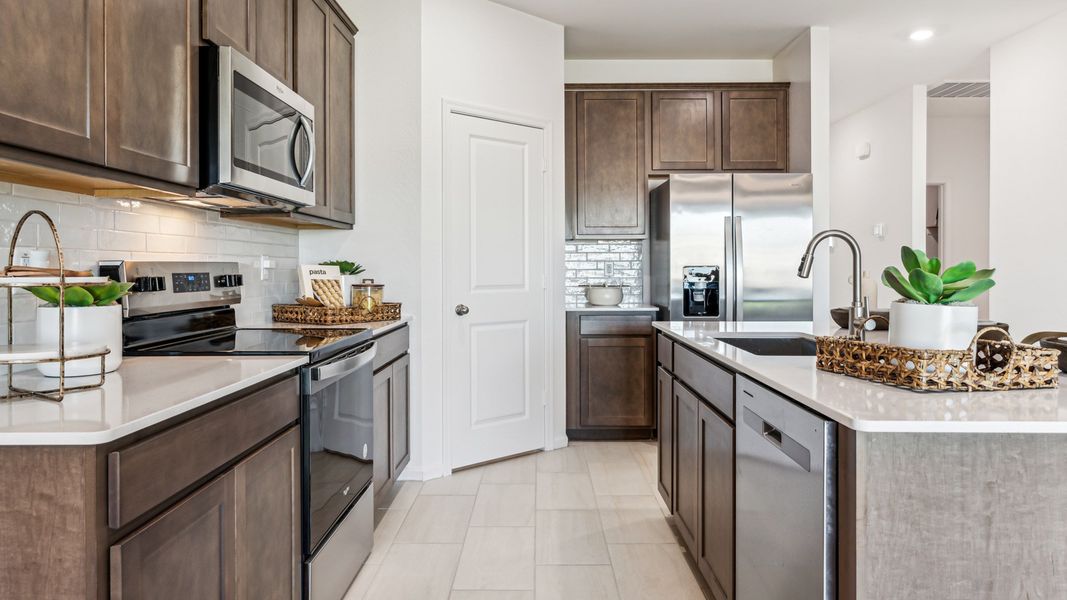 Furnished interior view inside a new home in Copper Falls, Buckeye (Image 8).