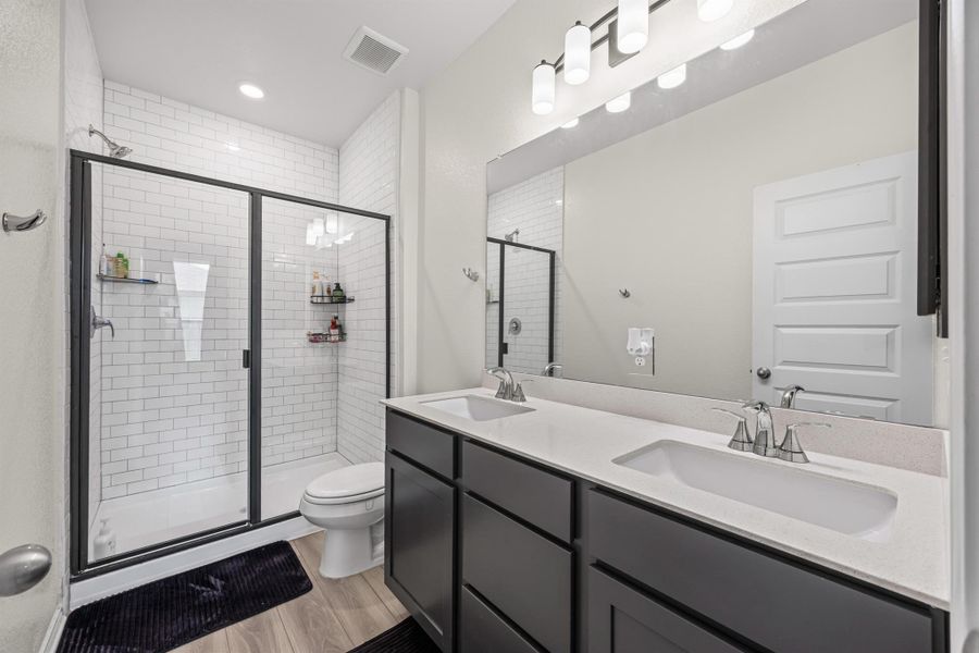 Furnished interior view inside a new home in , Lockhart (Image 14).