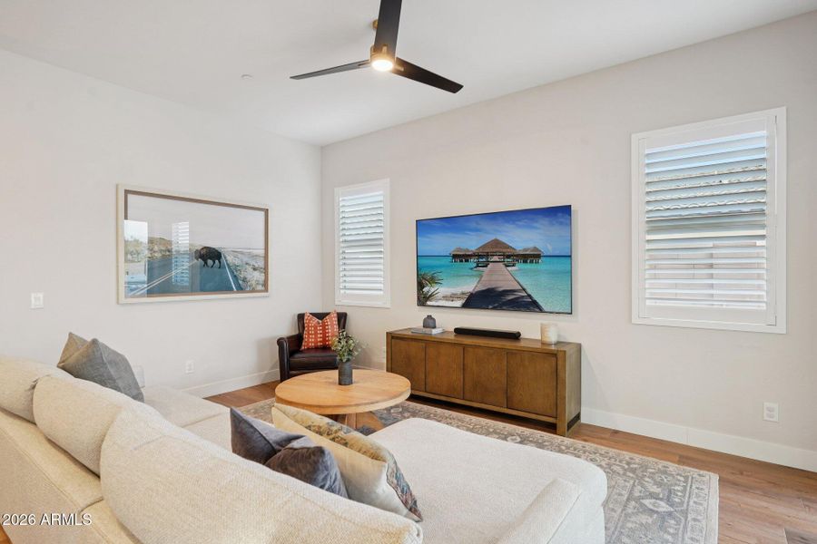 10-web-or-mls-W Roanoke Ave-S2901-010