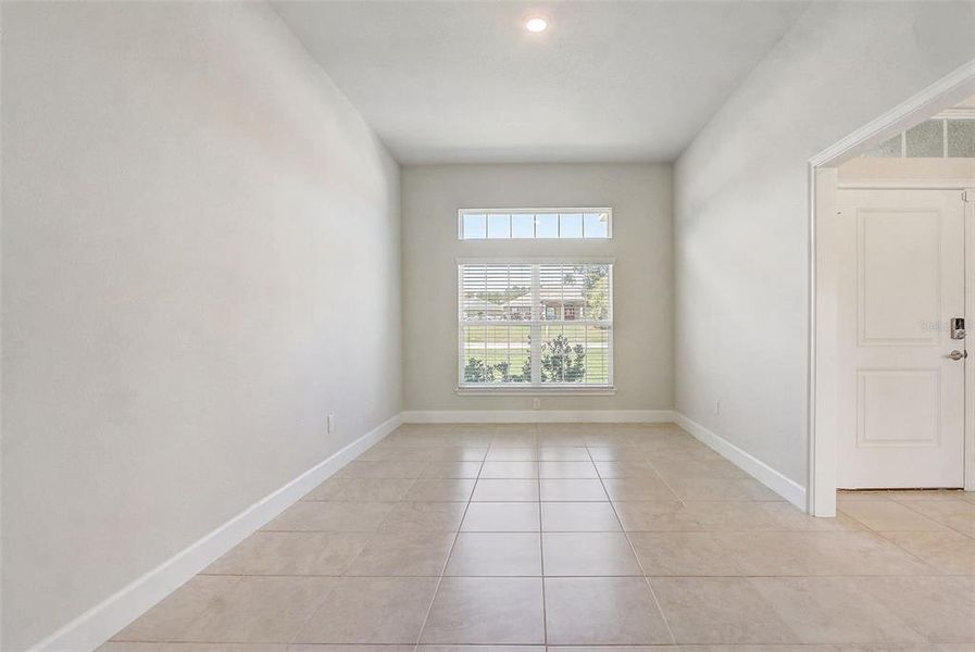 Spacious, unfurnished interior of a new home in , Ocala (Image 30).