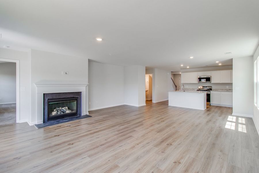 Spacious, unfurnished interior of a new home in Ellington, Elgin (Image 23).