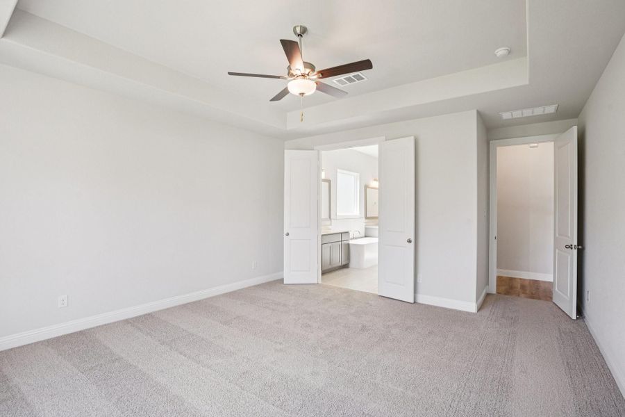 Spacious, unfurnished interior of a new home in Sienna 65', Missouri City (Image 14). Spacious, unfurnished interior of a new home in Sienna 65', Missouri City (Image 14).