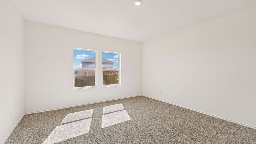 Spacious, unfurnished interior of a new home in Valverde, Bastrop (Image 17).