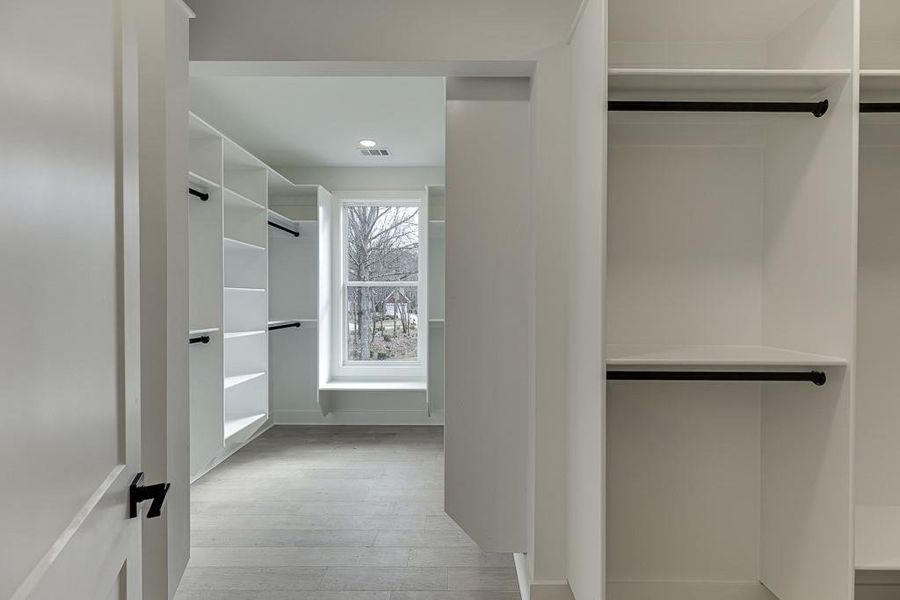 Spacious, unfurnished interior of a new home in , Flowery Branch (Image 49).