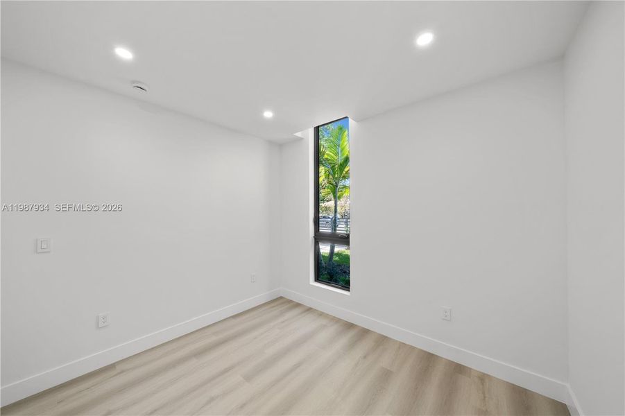 Spacious, unfurnished interior of a new home in , Miami (Image 46).