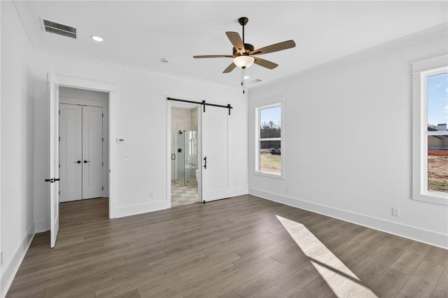 Spacious, unfurnished interior of a new home in , Dallas (Image 37).