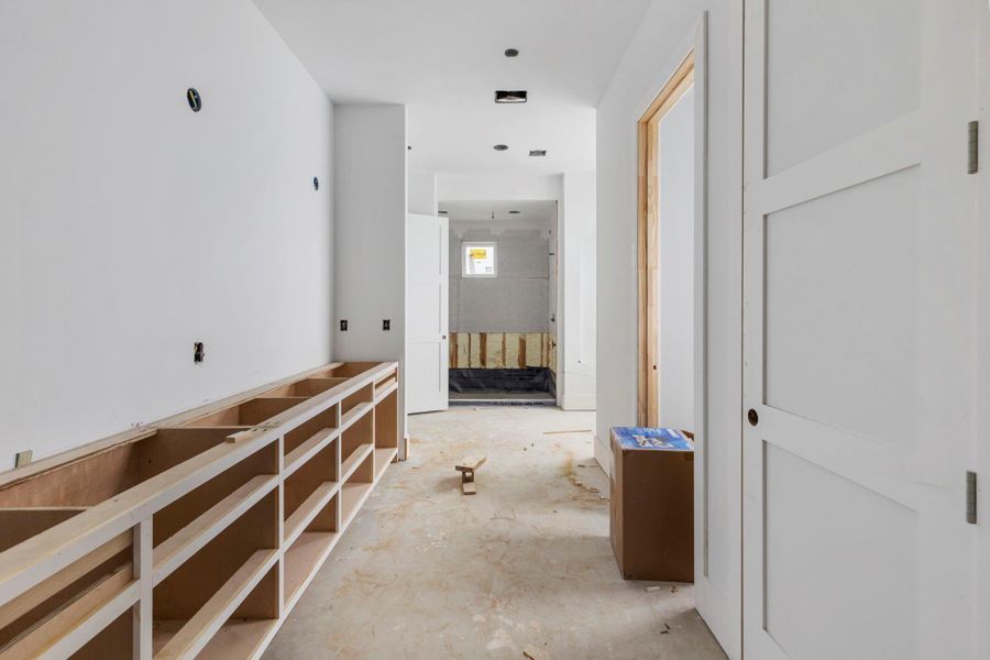 Spacious, unfurnished interior of a new home in , Washington (Image 18).