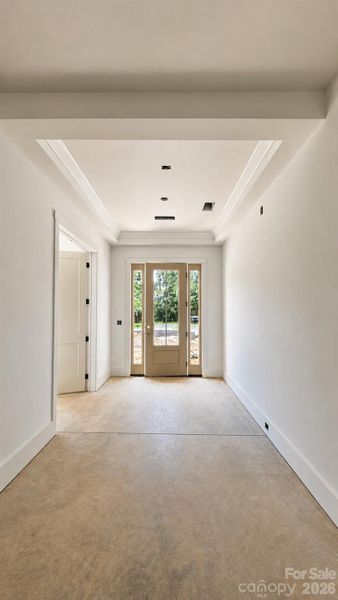 Bright and inviting entry foyer. Bright and inviting entry foyer.