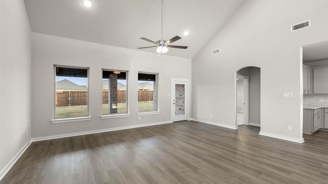 10. 737 Grand Dale - Family