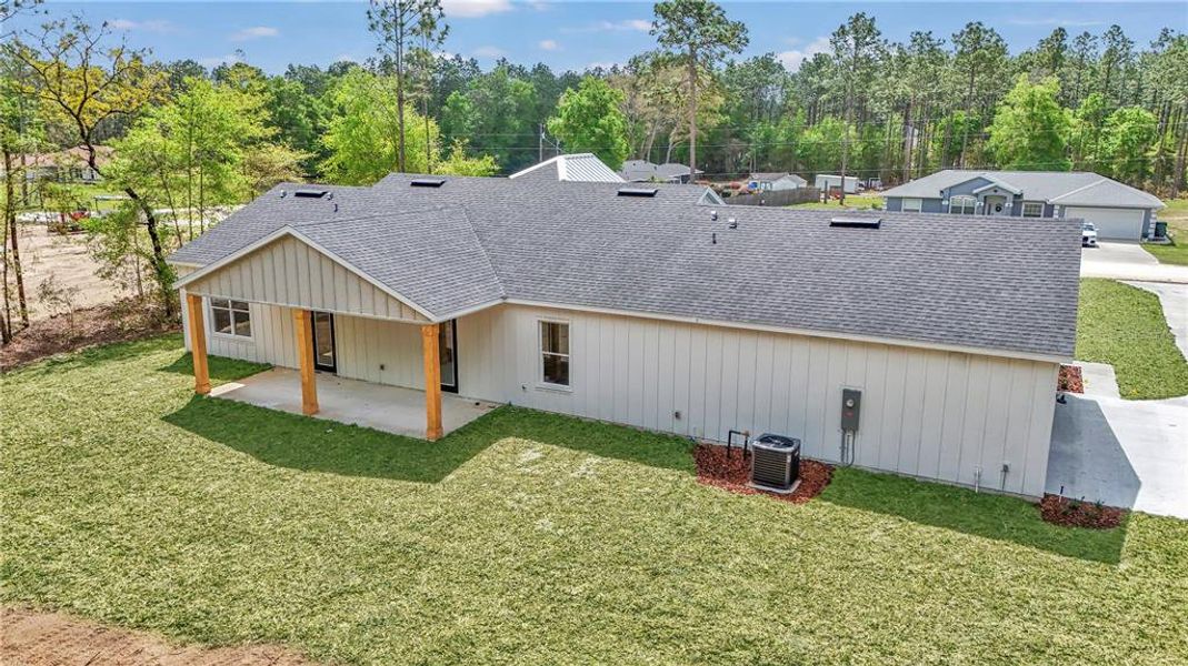 Exterior details and patio area of a home in , Ocala (Image 3).