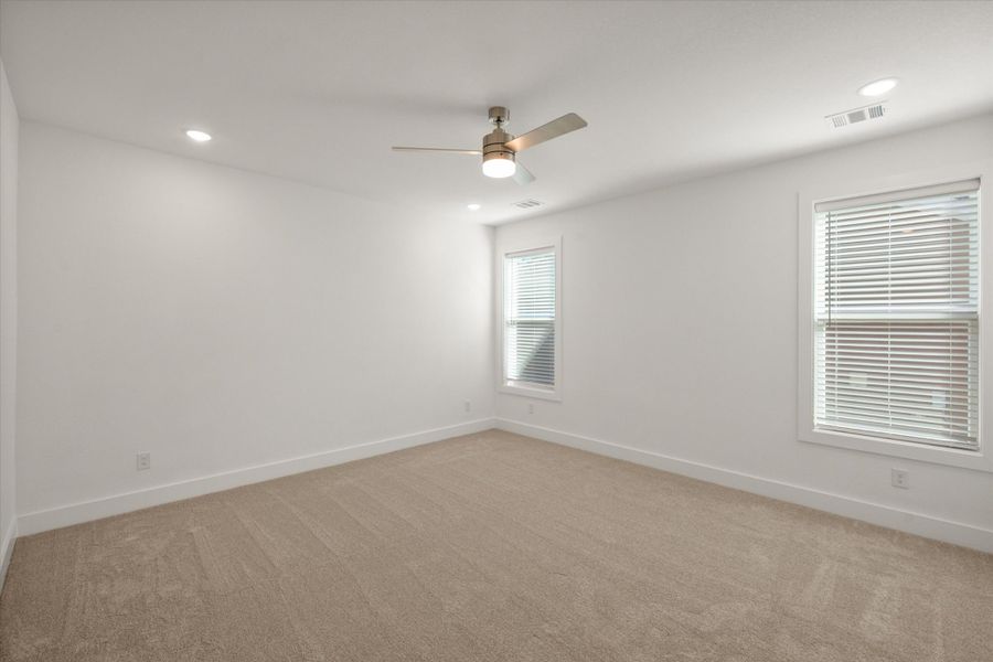 Spacious, unfurnished interior of a new home in Heritage Towne, Midlothian (Image 20).