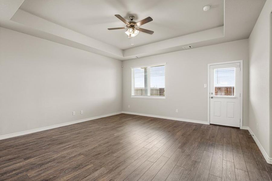 Spacious, unfurnished interior of a new home in Rocky Creek Crossing, Fort Worth (Image 9). Spacious, unfurnished interior of a new home in Rocky Creek Crossing, Fort Worth (Image 9).
