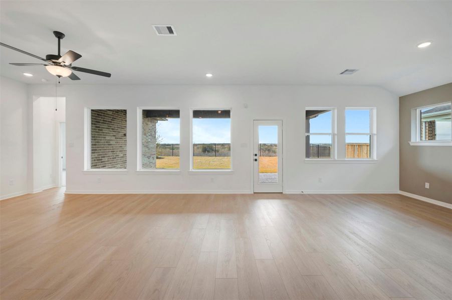 Spacious, unfurnished interior of a new home in The Grand Prairie 50’, Hockley (Image 21).