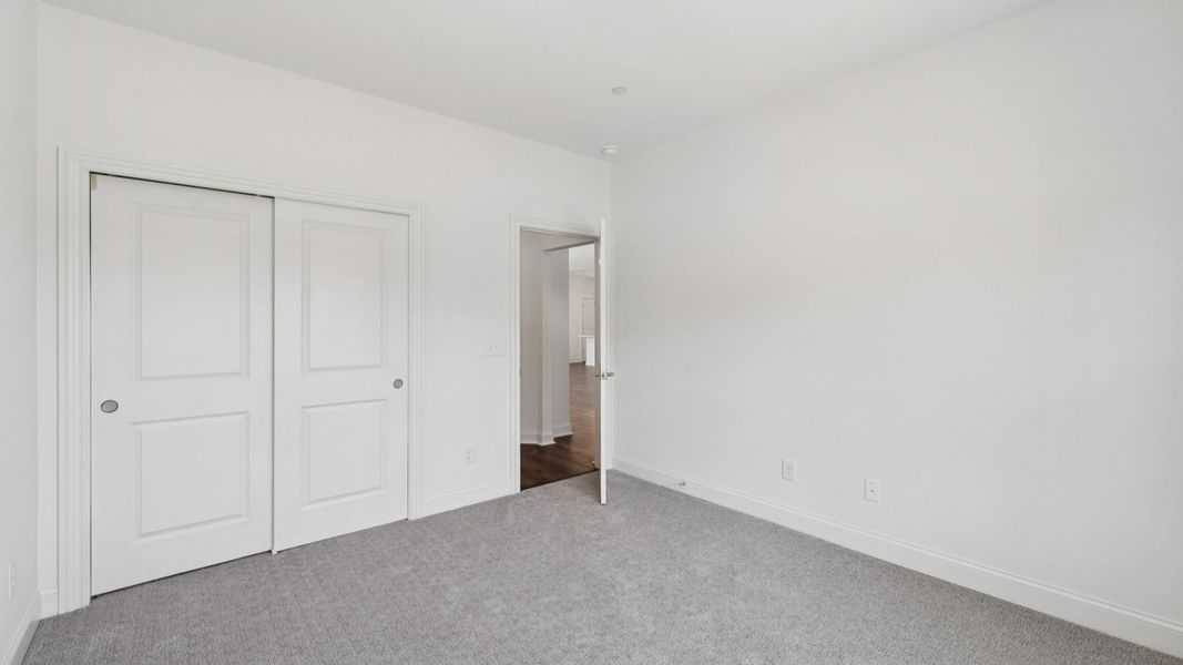 Spacious, unfurnished interior of a new home in The Courtyards at Stewarts Creek, Smyrna (Image 14).