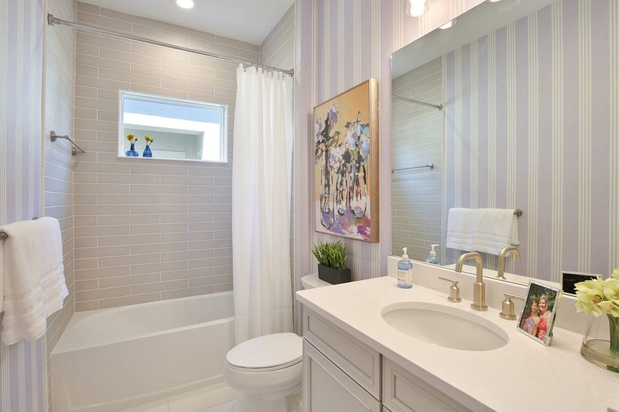 Representative furnished interior of a home built from the Lighthouse by Neal Communities in Boca Royale Golf & Country Club at Wellen Park, Englewood (Image 19).