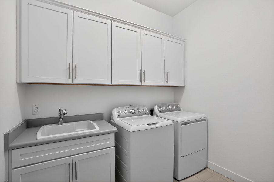 Furnished interior view inside a new home in Stonehaven, Glendale (Image 21).