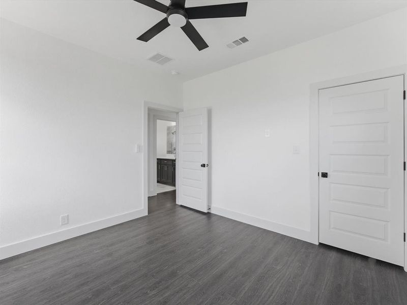 Spacious, unfurnished interior of a new home in , Avalon (Image 36).