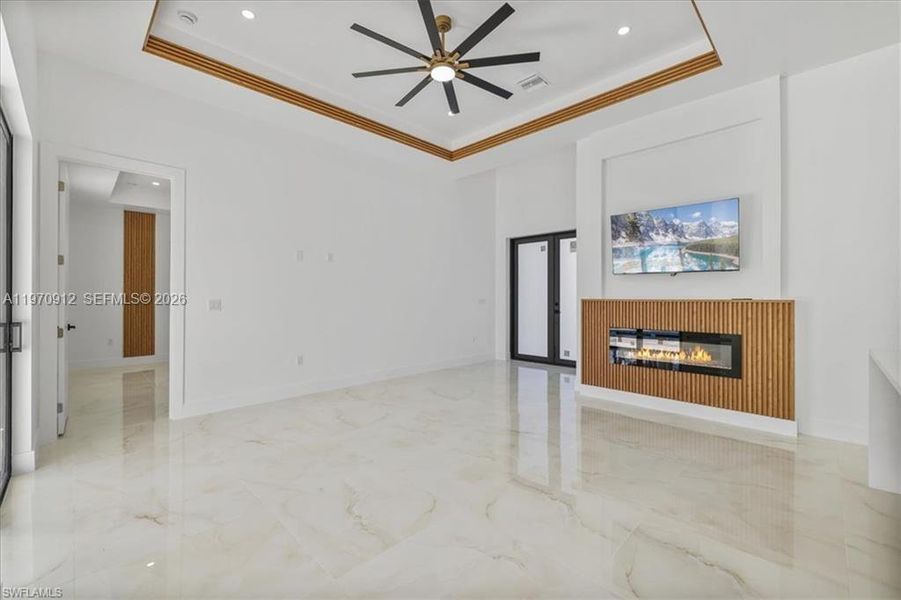 Spacious, unfurnished interior of a new home in , Lehigh Acres (Image 16).