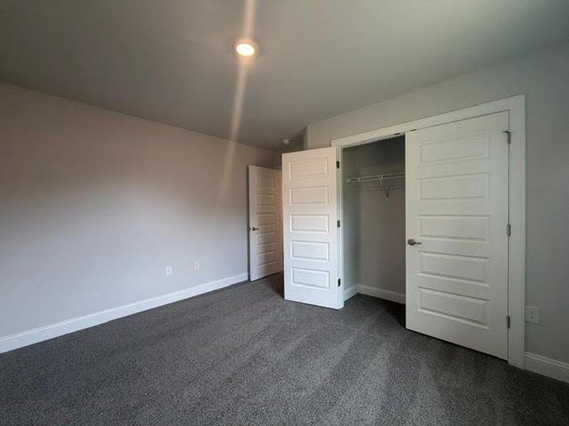 Spacious, unfurnished interior of a new home in Tuscany Hills, Douglasville (Image 27).