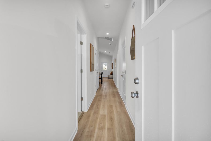 Spacious, unfurnished interior of a new home in , North Charleston (Image 14).