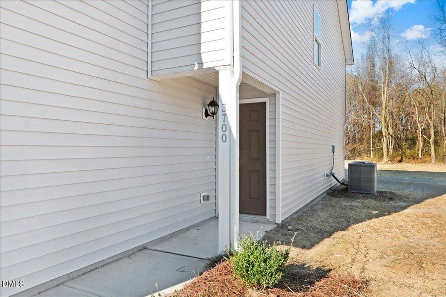 04-Covered entry way on new construction