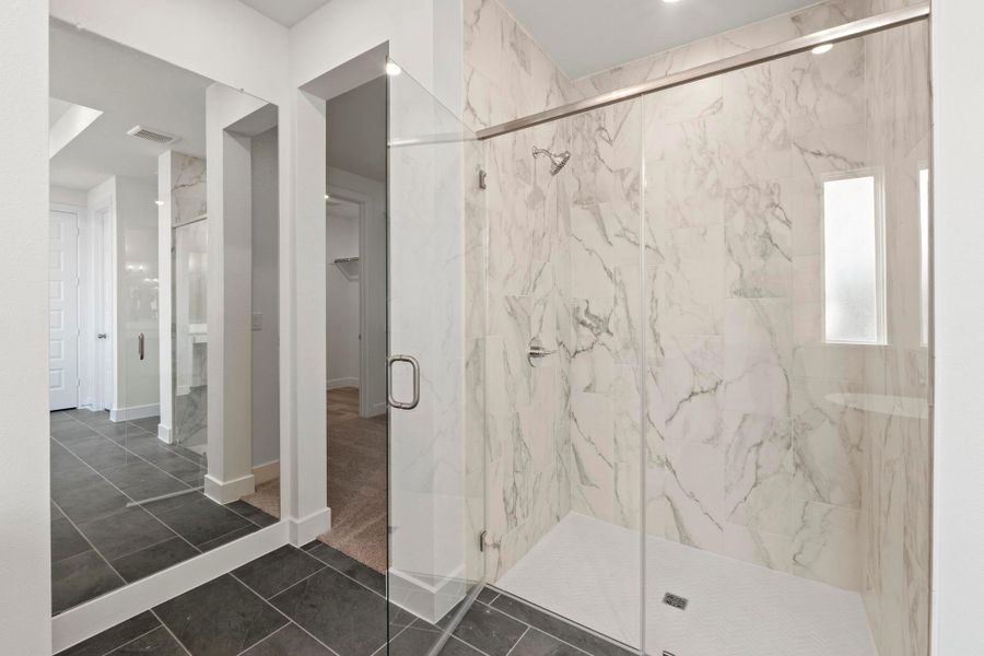 Spacious, unfurnished interior of a new home in Lariat, Liberty Hill (Image 31).