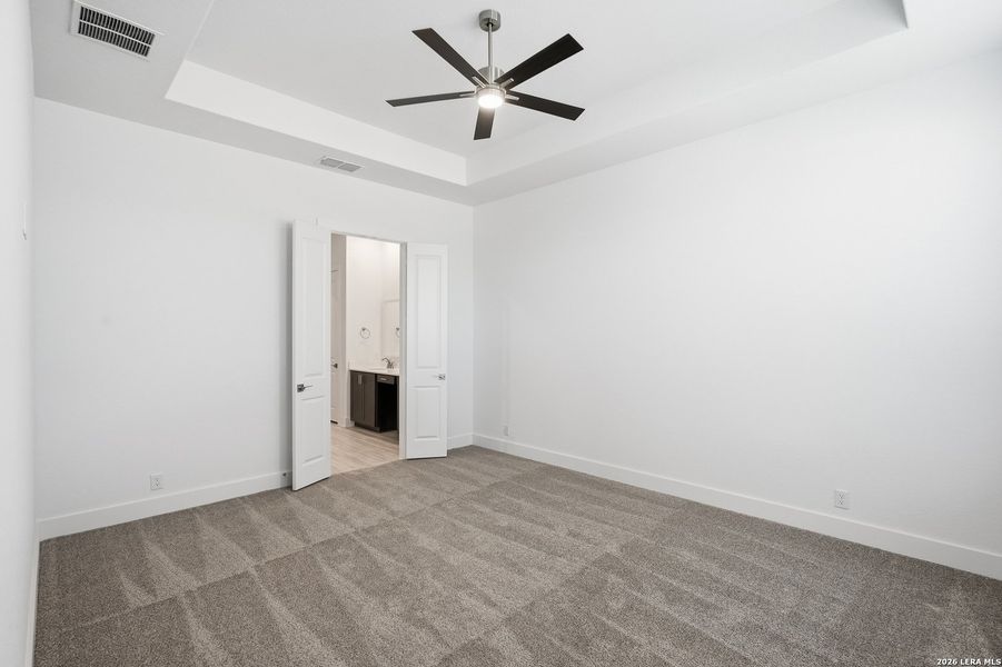 Spacious, unfurnished interior of a new home in Prominence, San Antonio (Image 16).