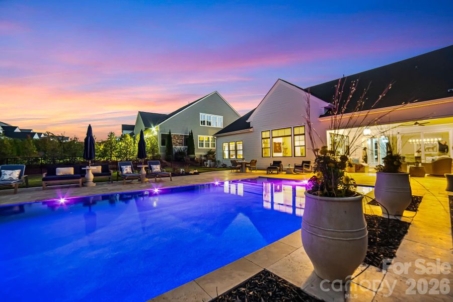 Community amenities in , Huntersville (Image 43).