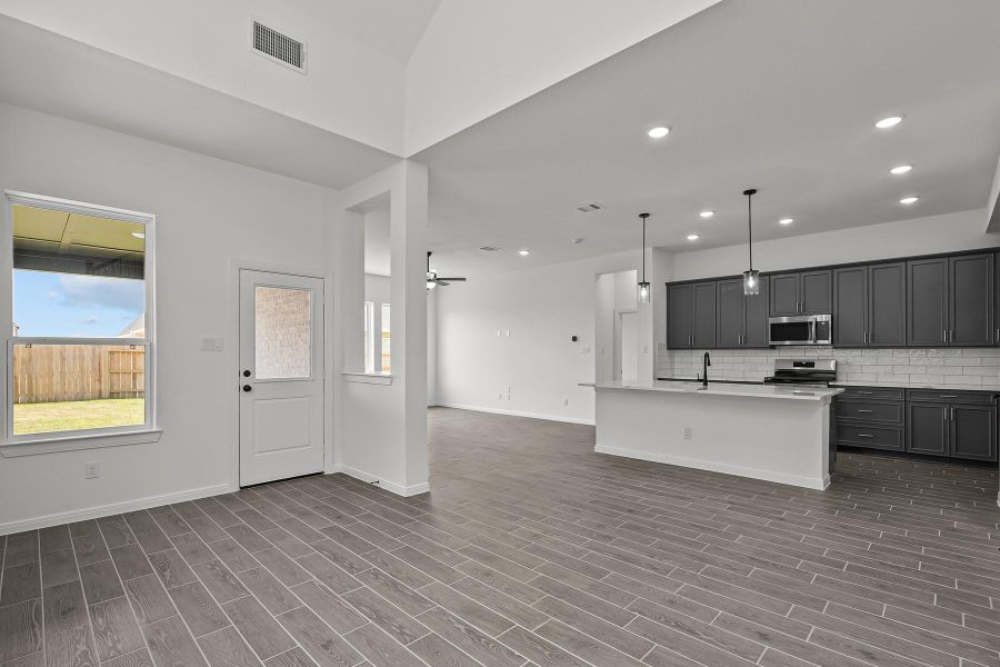 Photo does not represent actual home options and selection. Ask Sales consultant for specific selections.