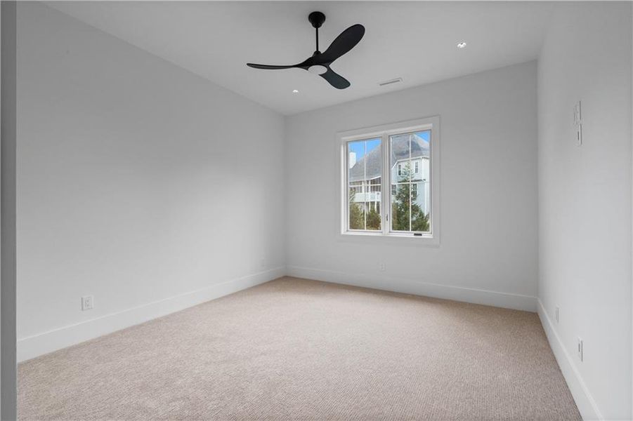 Spacious, unfurnished interior of a new home in , Marietta (Image 27).