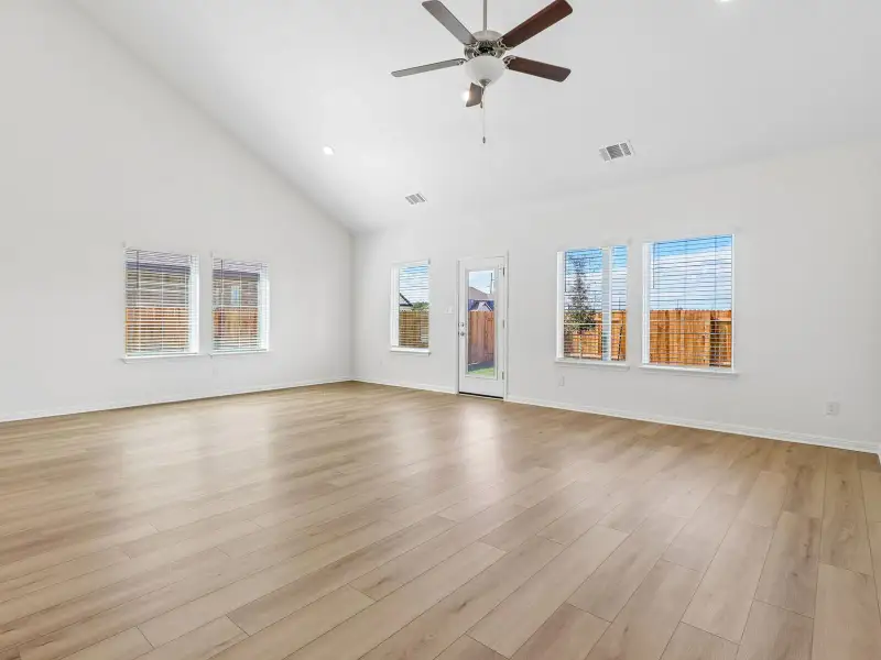 Spacious, unfurnished interior of a new home in Colony at Cole Springs - Boulevard Collection, Buda (Image 10).