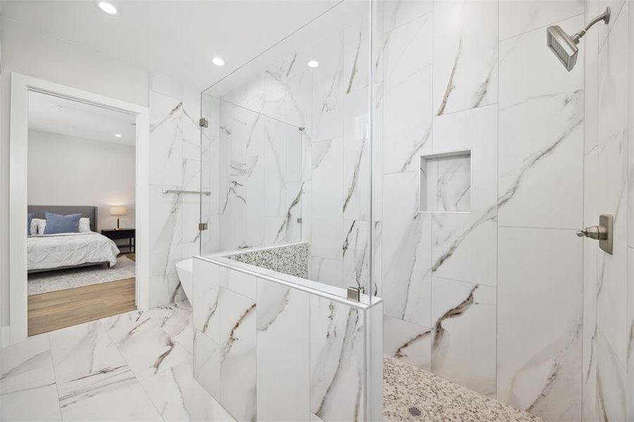 Luxe oversized shower is a great way to start the day!