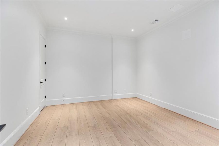 Spacious, unfurnished interior of a new home in , Atlanta (Image 65).