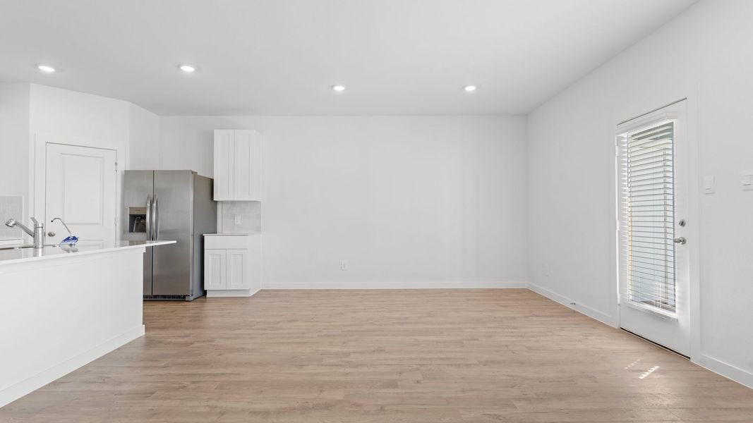 Spacious, unfurnished interior of a new home in Villarosa at Tamarron, Katy (Image 38).