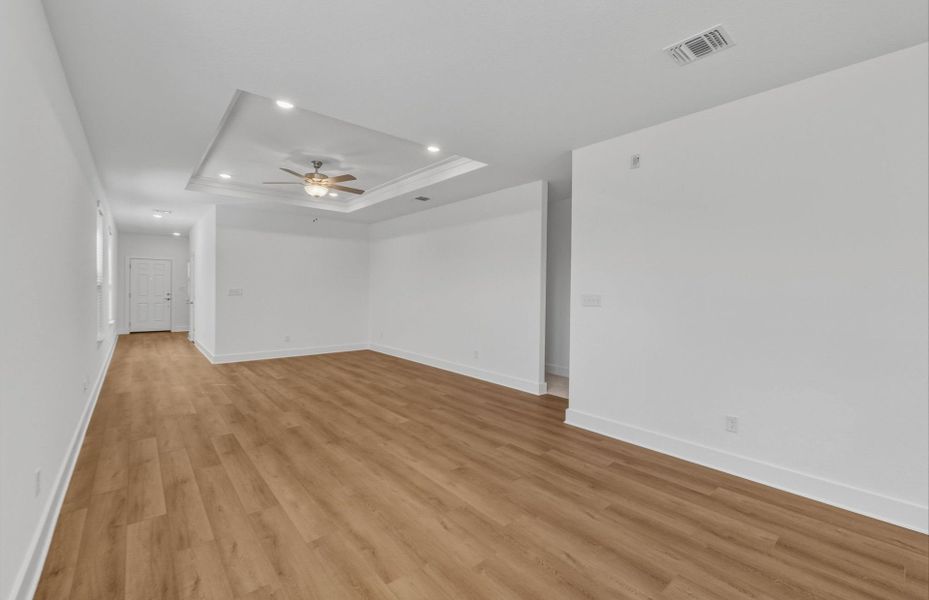 Spacious, unfurnished interior of a new home in Saddleback at Santa Rita Ranch, Liberty Hill (Image 15).