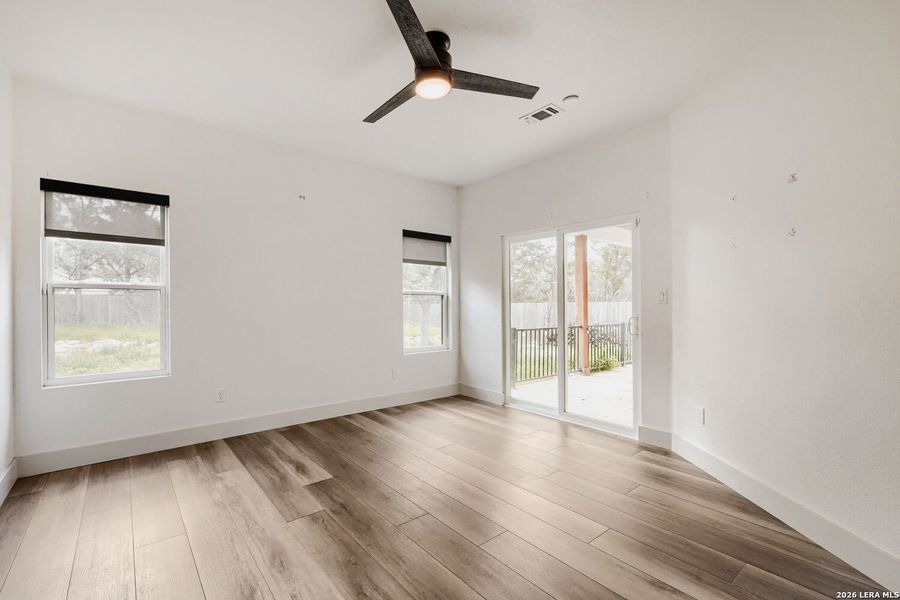 Spacious, unfurnished interior of a new home in , Spring Branch (Image 9).