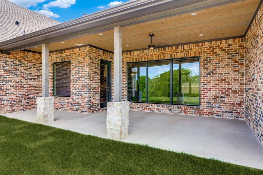 Exterior details and patio area of a home in , Weatherford (Image 4).