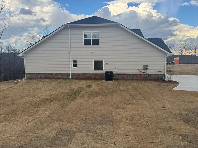 Exterior details and patio area of a home in Tuscany Hills, Douglasville (Image 20).