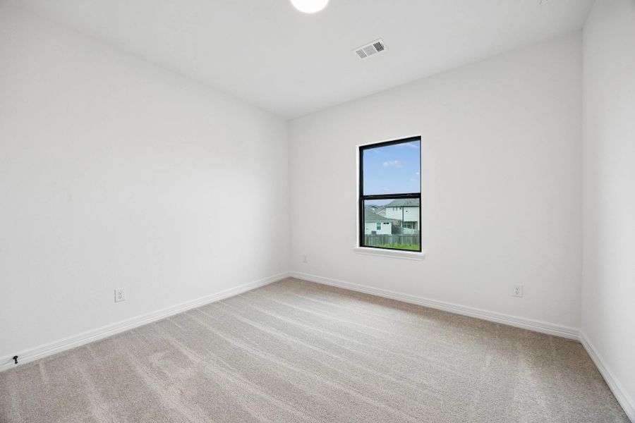 Spacious, unfurnished interior of a new home in Bergamo, Katy (Image 19).
