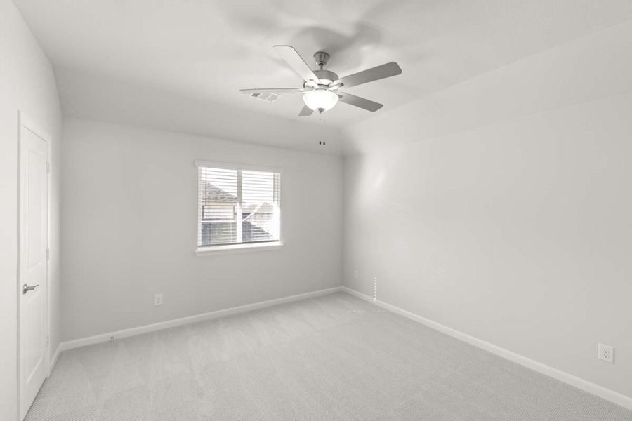 Spacious, unfurnished interior of a new home in Creekview Meadows, Pilot Point (Image 20).