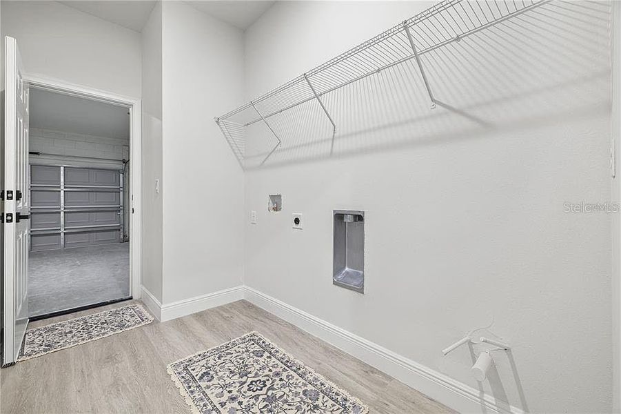 Spacious, unfurnished interior of a new home in , Citrus Springs (Image 16).