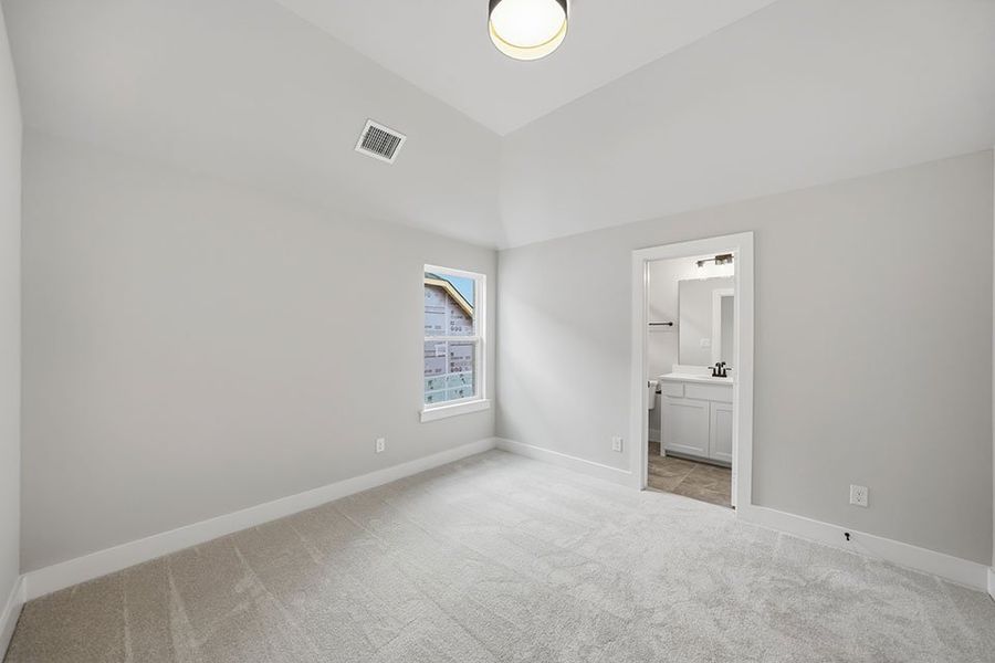 Spacious, unfurnished interior of a new home in Aster Park, McKinney (Image 29).