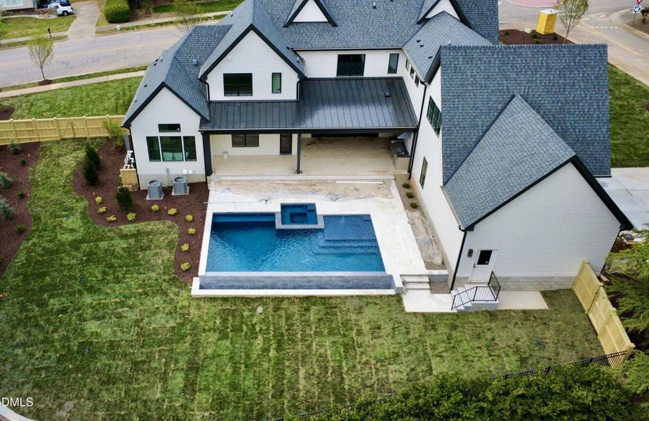 286DC0F4-06C3-4256-A0A0-BA1D9F4A2192_1_2