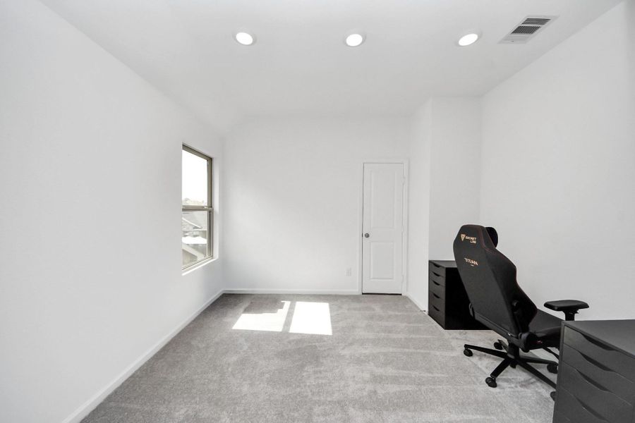 Spacious, unfurnished interior of a new home in The Trails, New Caney (Image 36).