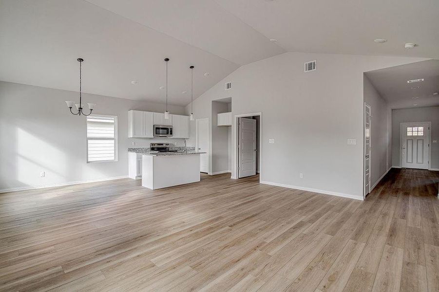 Spacious, unfurnished interior of a new home in , Fort Worth (Image 26).